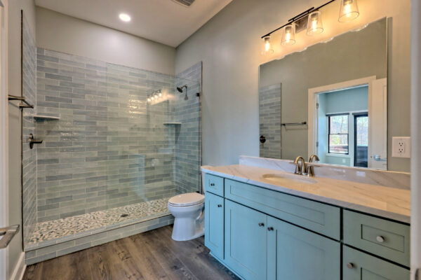 custom mountain home in georgia - bathroom