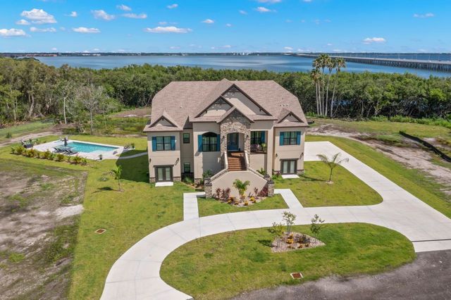 A2p2EBXp Coastal Home